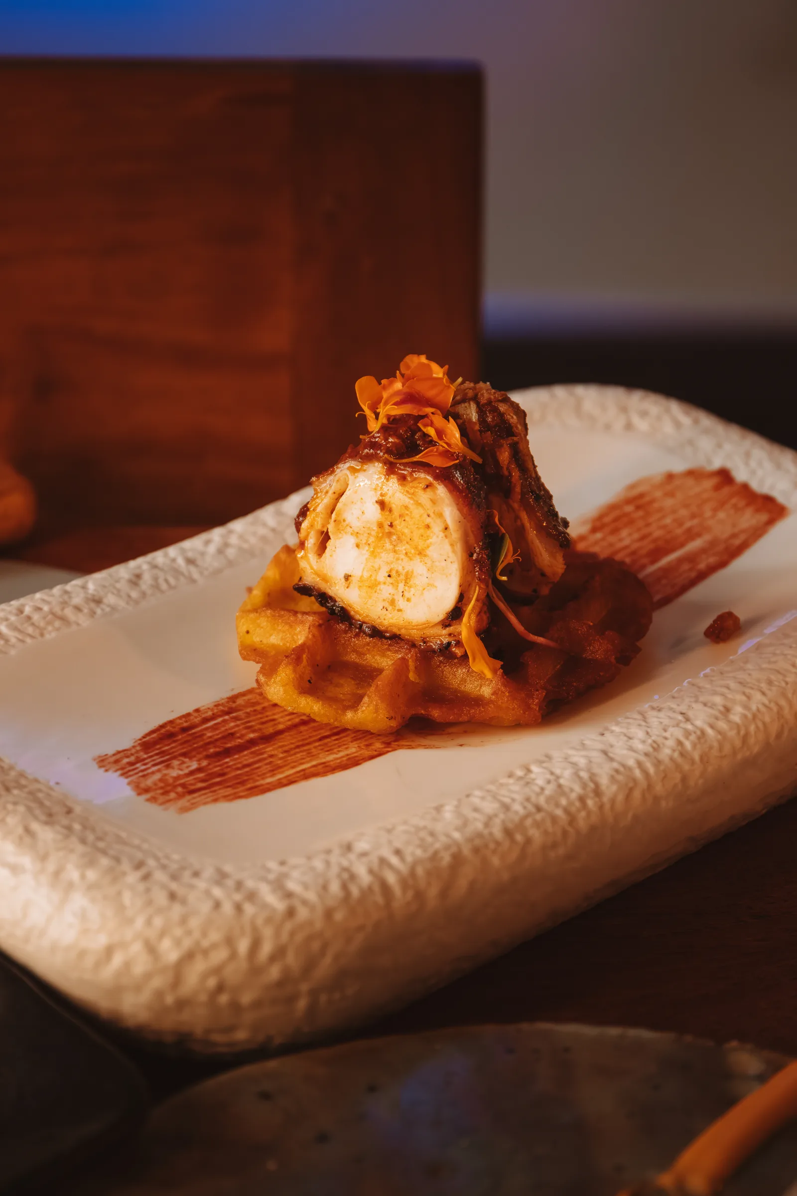 Pulpo adobado con gofre de patata